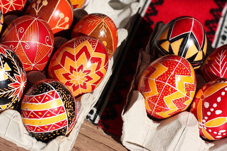 romania-painted-easter-eggs-romanian-traditions-pagan-customs1