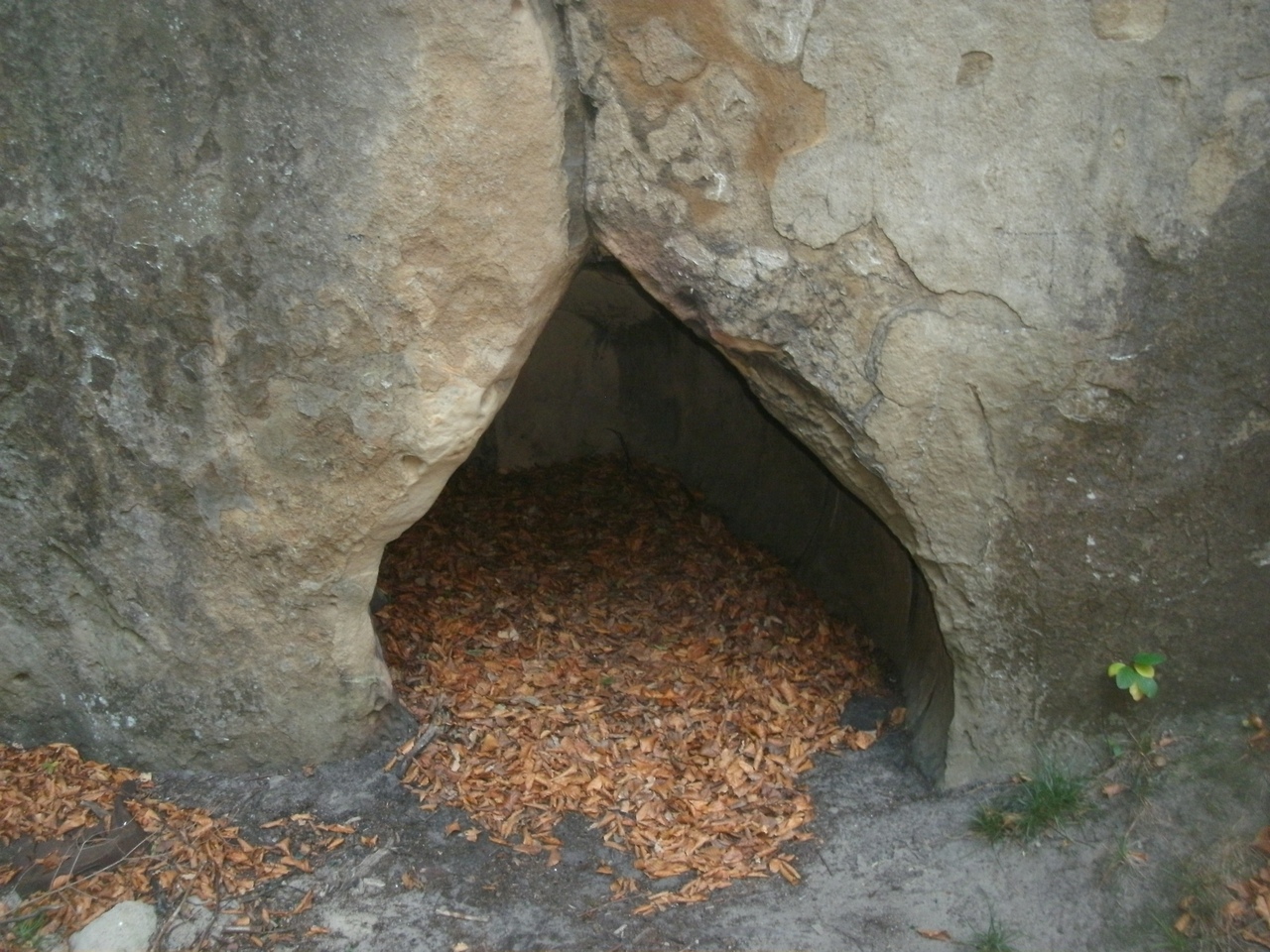 Печера в Ямельниці на Кикошів Камінь