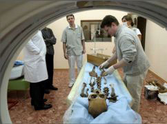 Дослідження кісток із саркофага Ярослава Мудрого