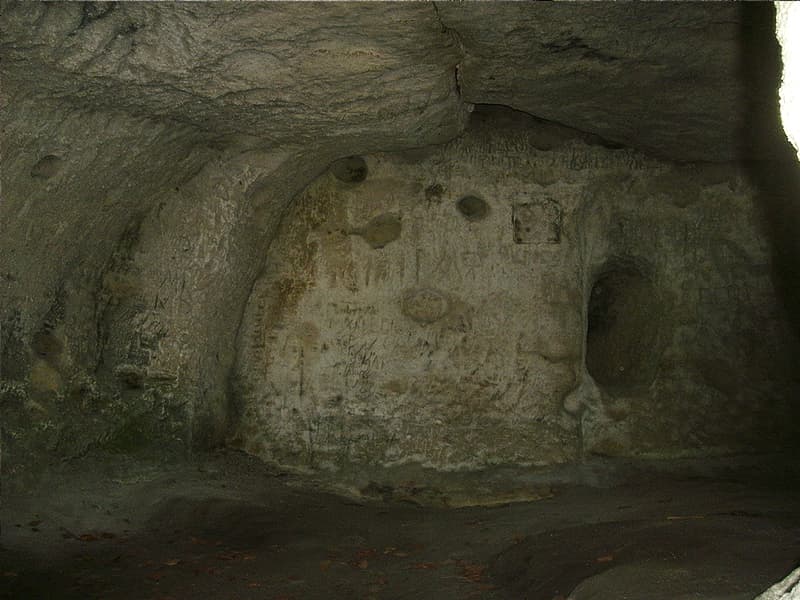 Печера Рожаниця в Ілові