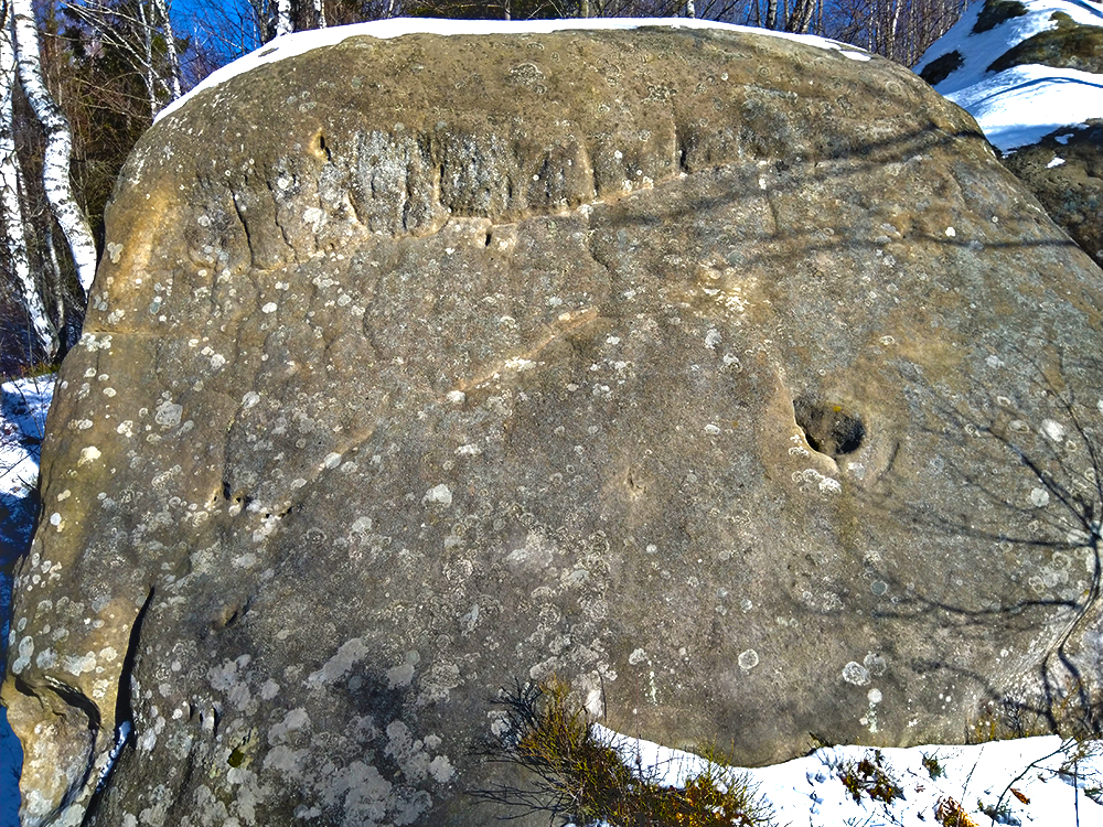 Солярний символ на брилі - Кикошів Камінь