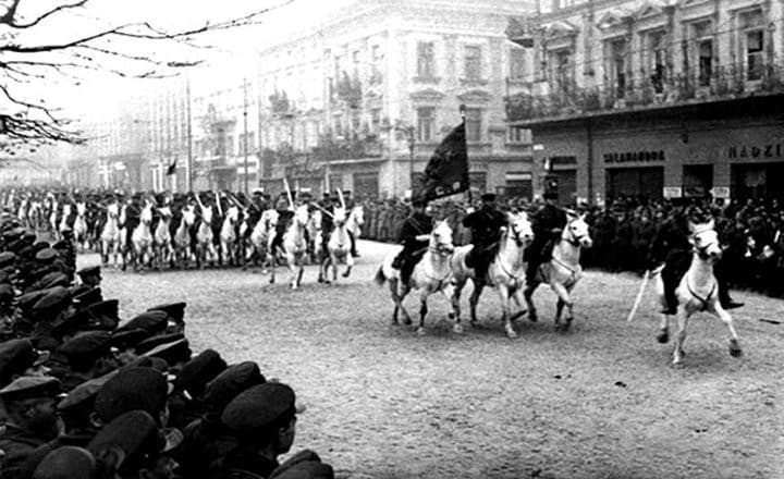Парад військ СРСР у Львові