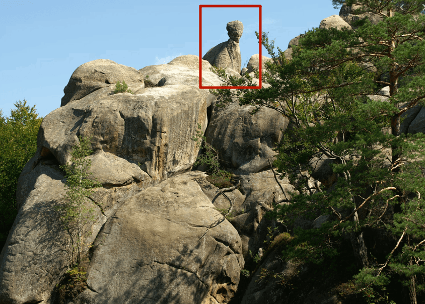 Антропоморфна фігура на скелях Довбуша