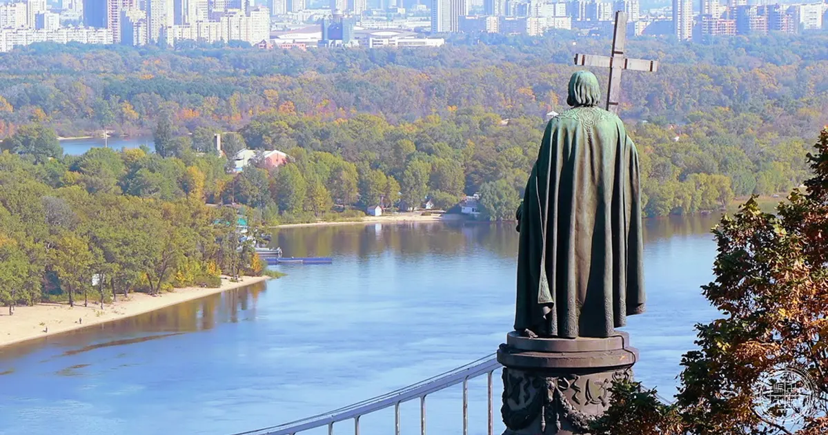 10 пам'ятних місць князя Володимира у Києві