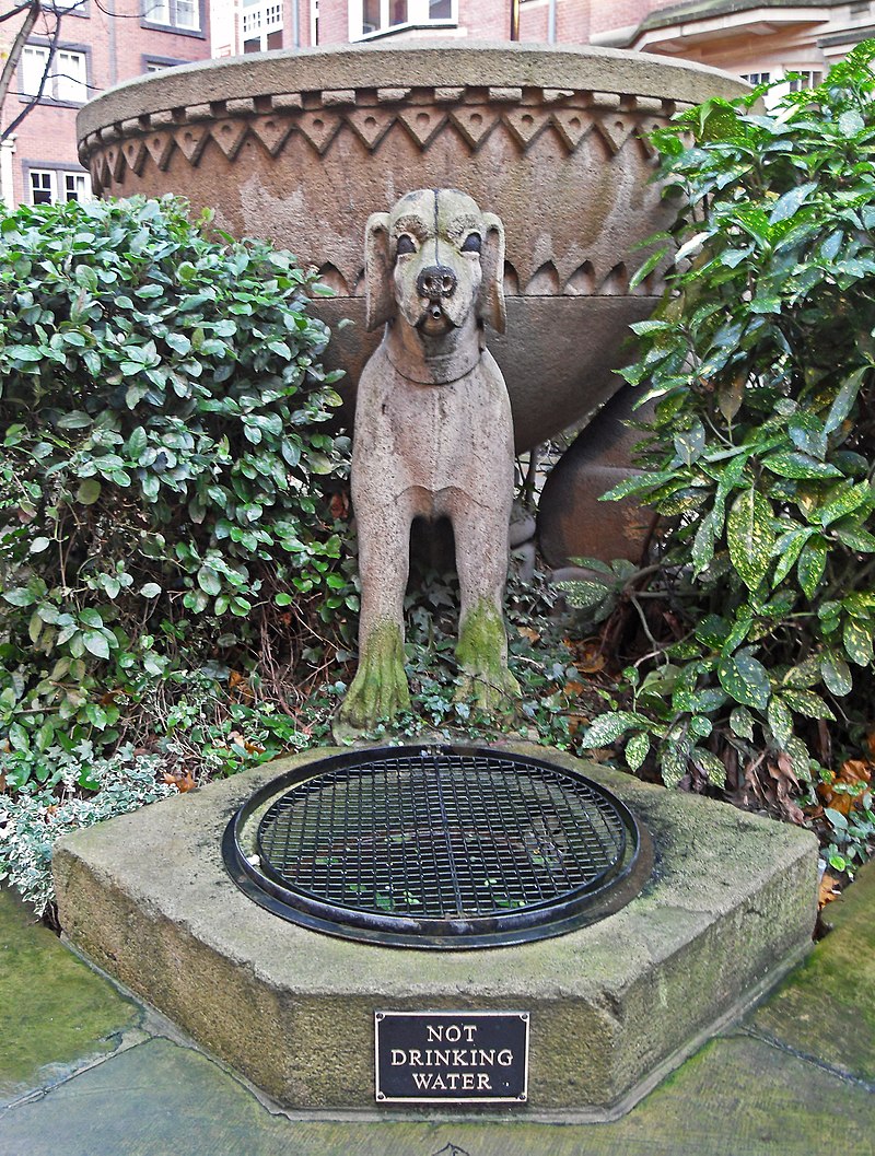 800px-Talbot Hounds Fountain in Trevelyan Square Leeds 4134319142