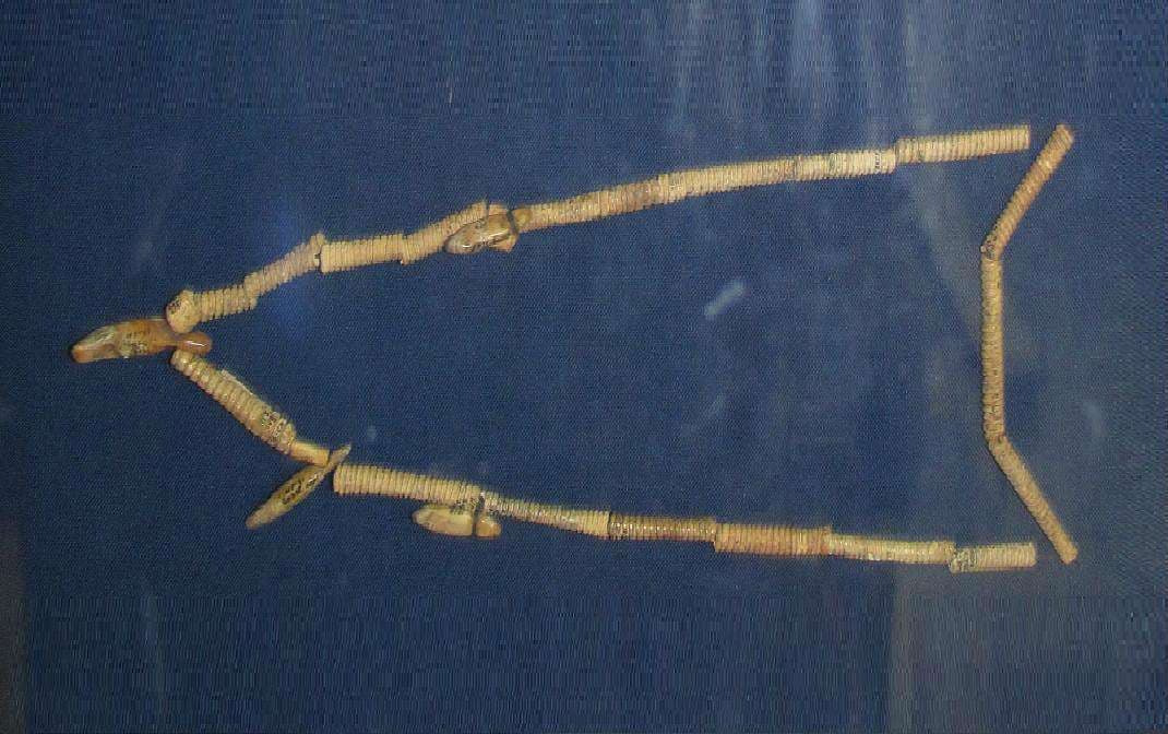 Трипільське намисто з бурштину